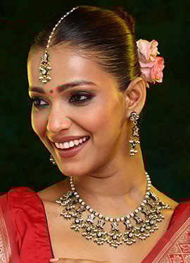 Green Kundan And Beads Necklace