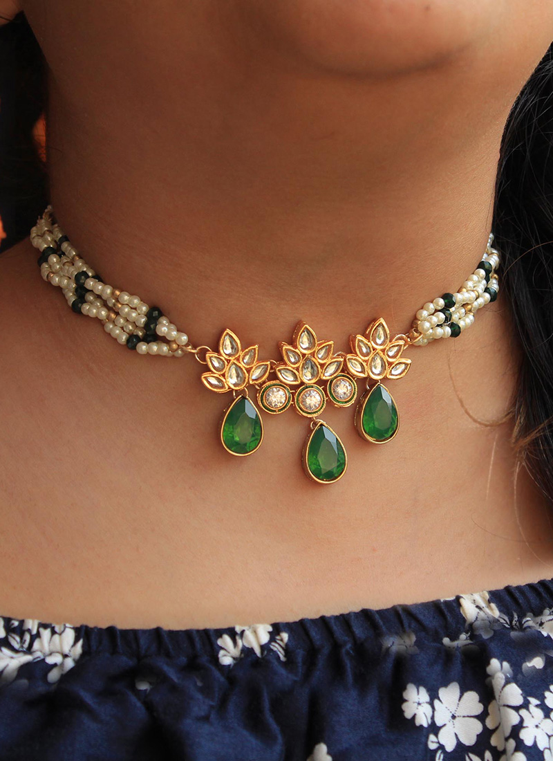 Green Kundan And Moti Necklace