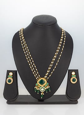 Green Kundan Moti And Beads Necklace