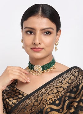 Green Kundan With Beads And Moti Choker