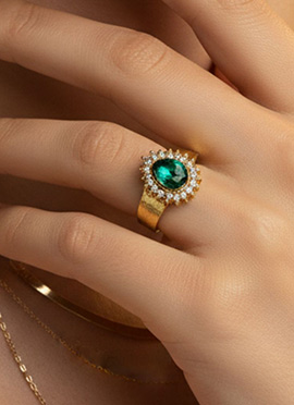 Green Stones Kundan Ring