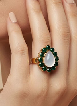 Green Stones Kundan Ring