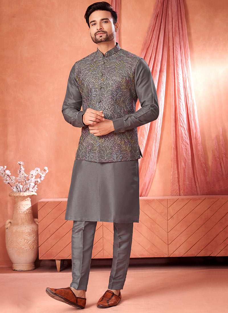 Grey Banarasi Silk Embroidered Sequins Thread Bandi Set Festive Wear