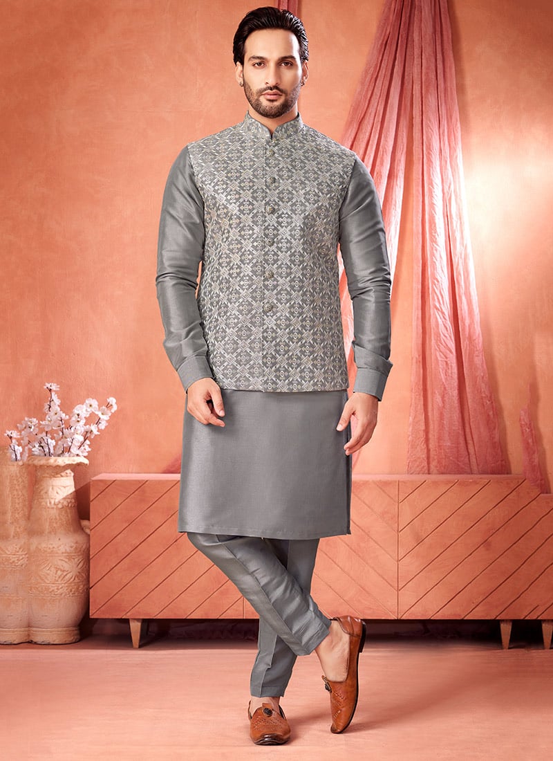 Grey Banarasi Silk Embroidered Sequins Thread Bandi Set Festive Wear