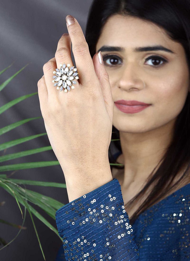 Grey Kundan And Moti Ring