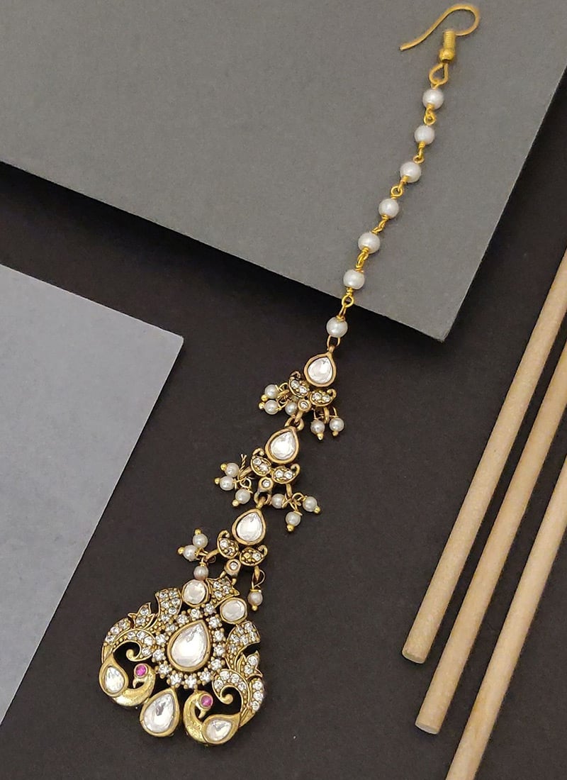 Kundan Stones And Beads Golden Maangtikka For Women Festive Wear