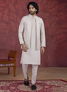 Light Grey Silk Embroidered Thread Bandi Set