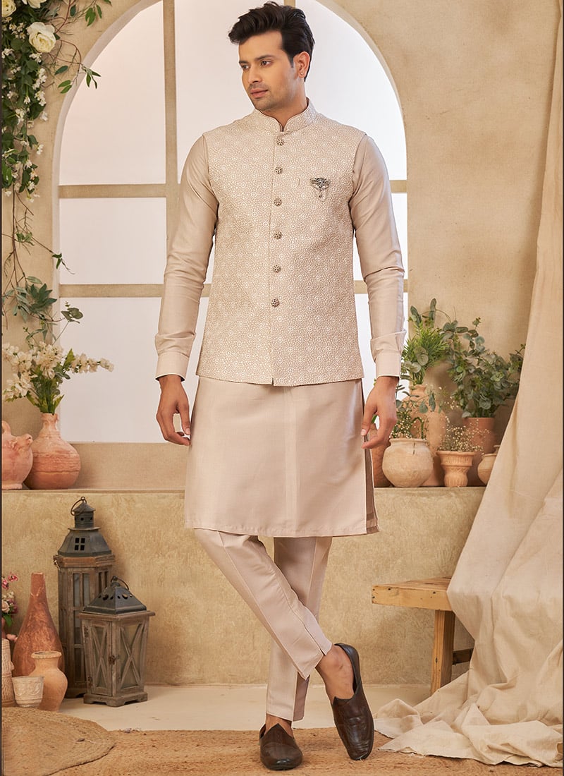 Light Onion Silk Embroidered Bandi Set