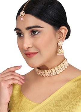 Light Pink Floral Stone Gold Plated Choker Set With Jhumka And Maangtikka