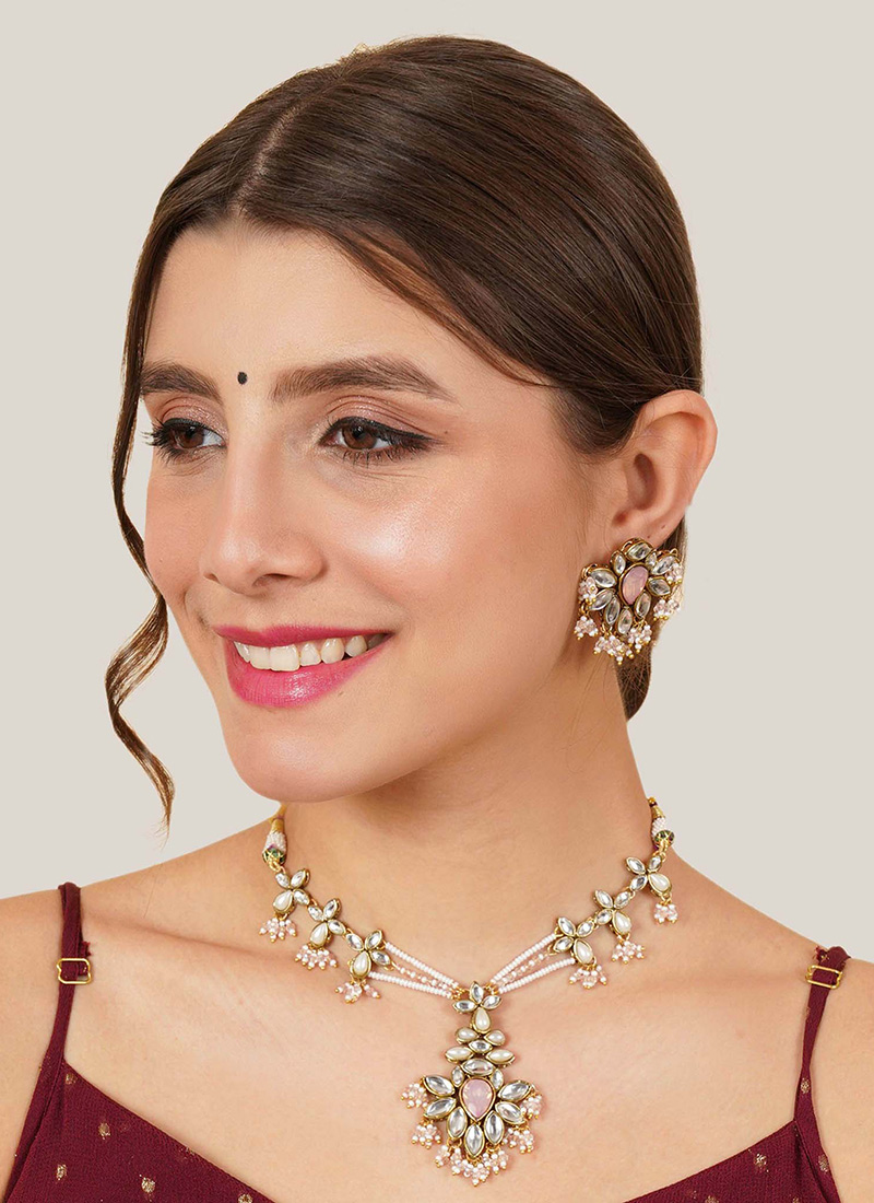 Light Pink Kundan And Beads Necklace Festive Wear