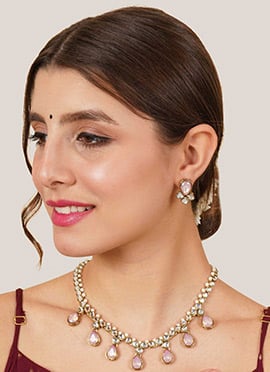 Light Pink Kundan And Moti Necklace