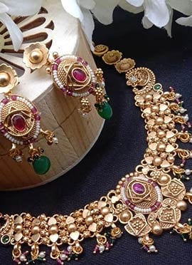 Lustre Golden Kundan Beads Pearl Bridal Necklace Set