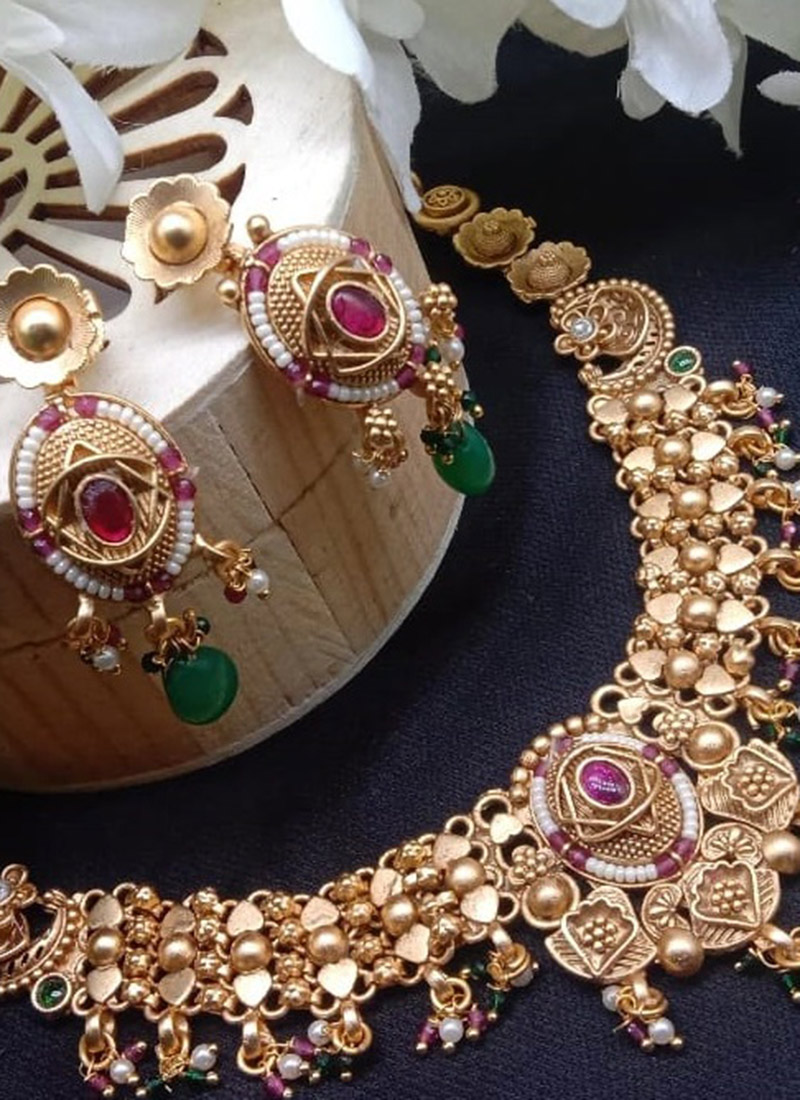Lustre Golden Kundan Beads Pearl Bridal Necklace Set Wedding Wear