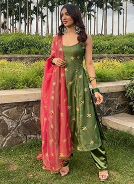 Mehendi Green Georgette Silk Zari Sequins Gorgeous Straight Pant Suit