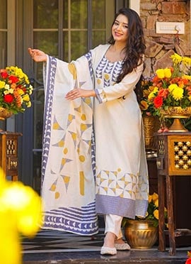 Minimal Ivory Muslin Printed Straight Pant Suit