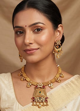 Multicoloured Golden Kundan Necklace Set
