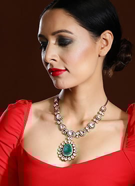 Necklace Of Green Kundan Stone Radiance