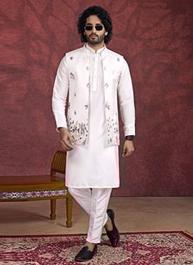 Off White Silk Embroidered Thread Bandi Set