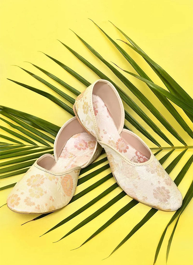Peach Jacquard Juti For Women