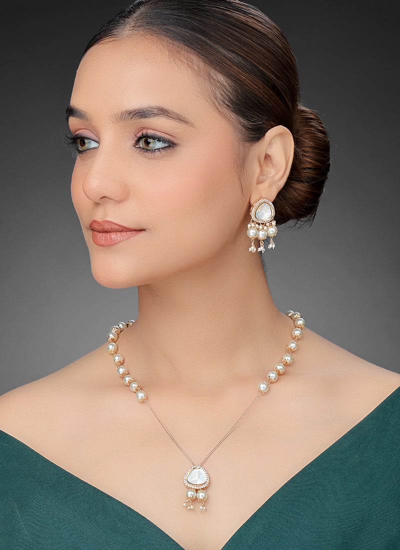 Pendent Set In Rose Gold With Kundan Stone And Moti Work Wedding Wear