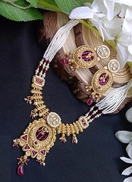 Pink Kundan Beads Pearl Exquisite Necklace Set