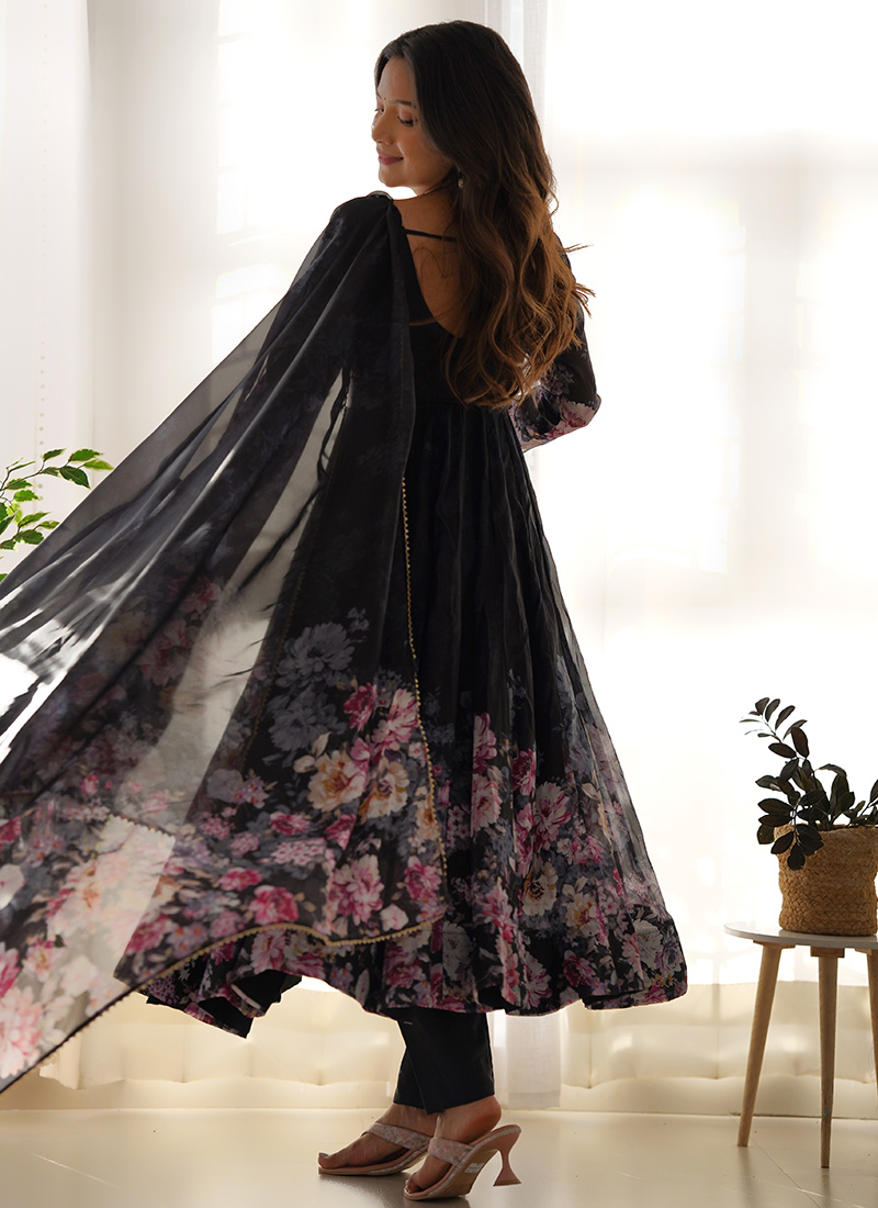 Elegant Light Mauve Soft Organza Heavy Designer Wedding Wear Soft Organza Salwar Suit With Light Mauve Santool