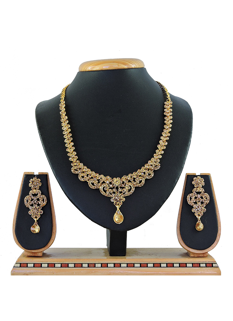 Neck Jewellery for Women buy Neck Jewellery from Jewellery collection