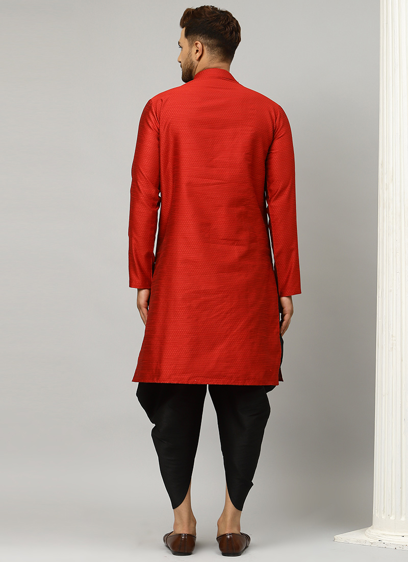 MAROON WITH GOLD CUTANA AND ACRYLIC EMBROIDERED KURTA PAIRED WITH MAROON PANTS