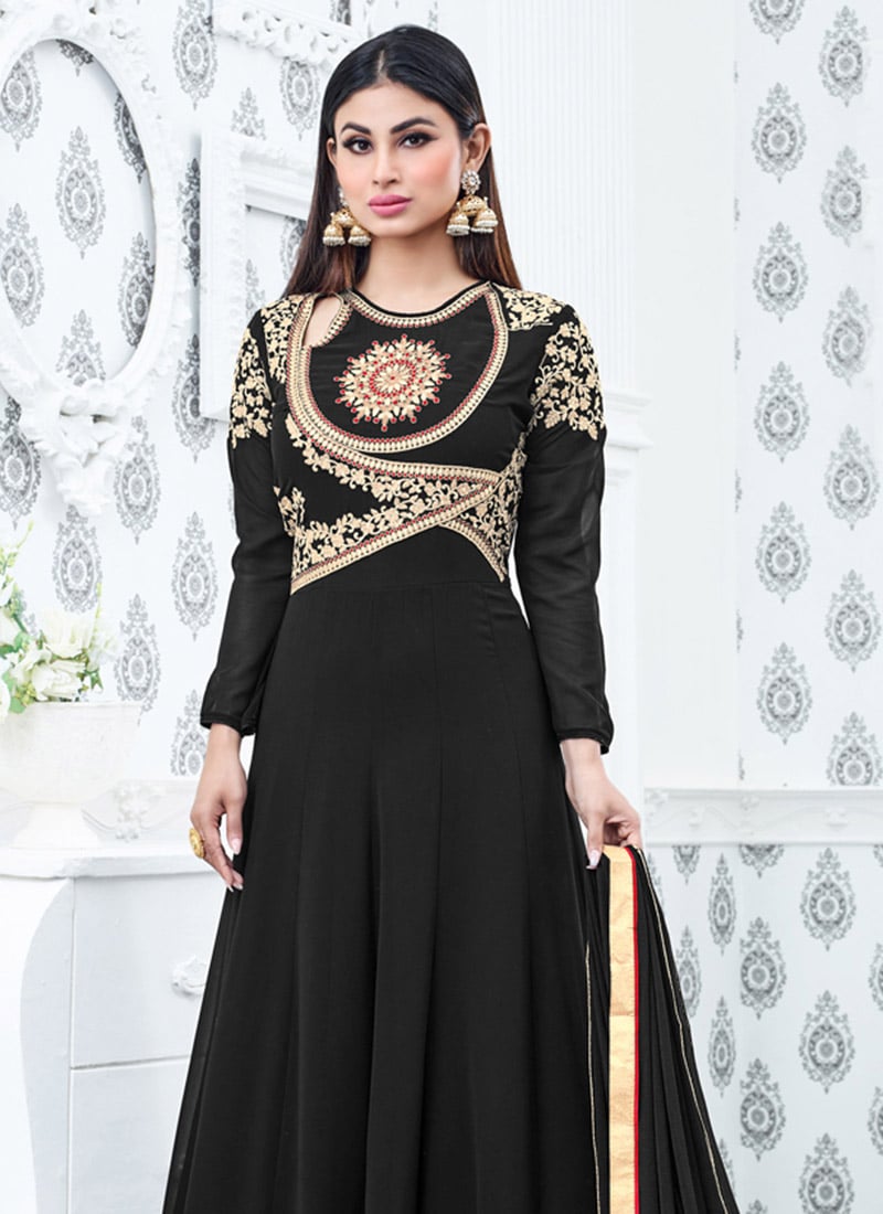 female formal dress code