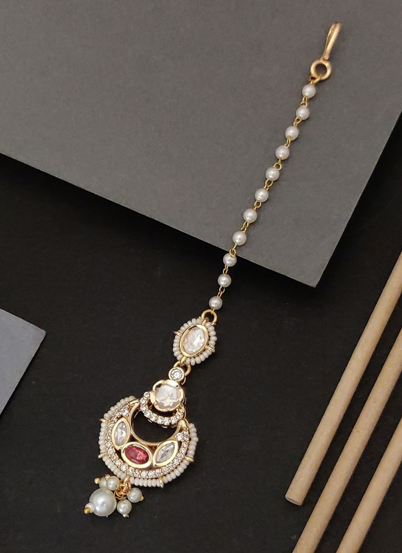 Refined Golden Kundan And Beads Mangtikka  Festive Wear
