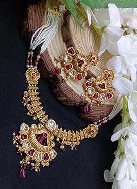 Regal Pink Kundan Beads Pearl Classy Necklace Set