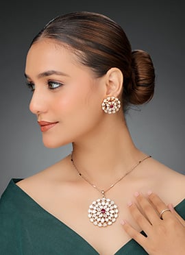 Rose Gold Kundan Work Pendent Set