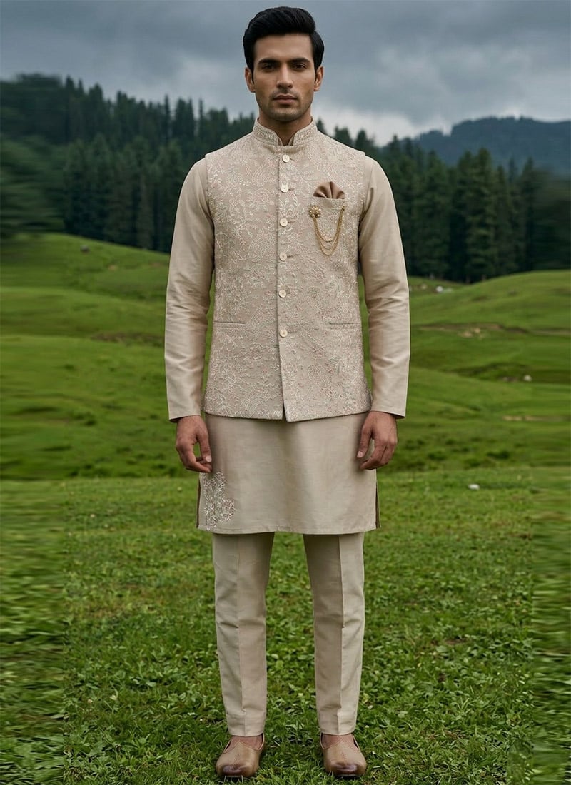 Rose Gold Silk Thread Embroidered Sequins Bandi Set Festive Wear