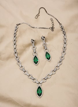 Silver Green Kundan Splendor Necklace