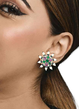 Silver Kundan And Beads Adorned Studs