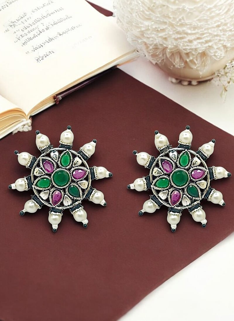 Silver Kundan And Beads Adorned Studs Festive Wear