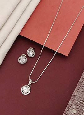 Silver Kundan Stone Pendant Necklace Set