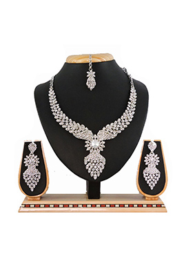 Latest Indian Necklace Designs Online