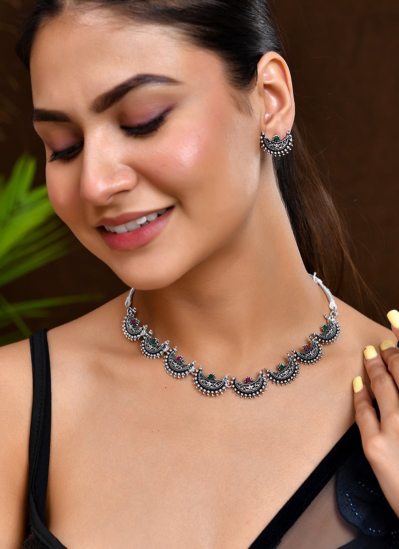 Silver Necklace With Kundan Oxidised Finish Wedding Wear