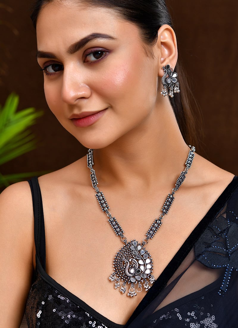 Silver Necklace With Oxidised Artistic Finish Wedding Wear