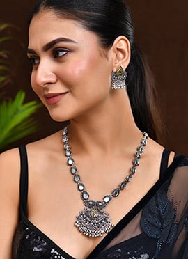 Silver Necklace With Oxidised Stone Radiance