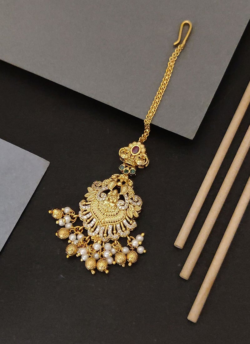Stylish Gold Stones Beads Mangtikka Festive Wear