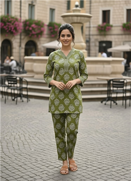 Teen Girls Green Cotton Silk Mill Print Kurta Set