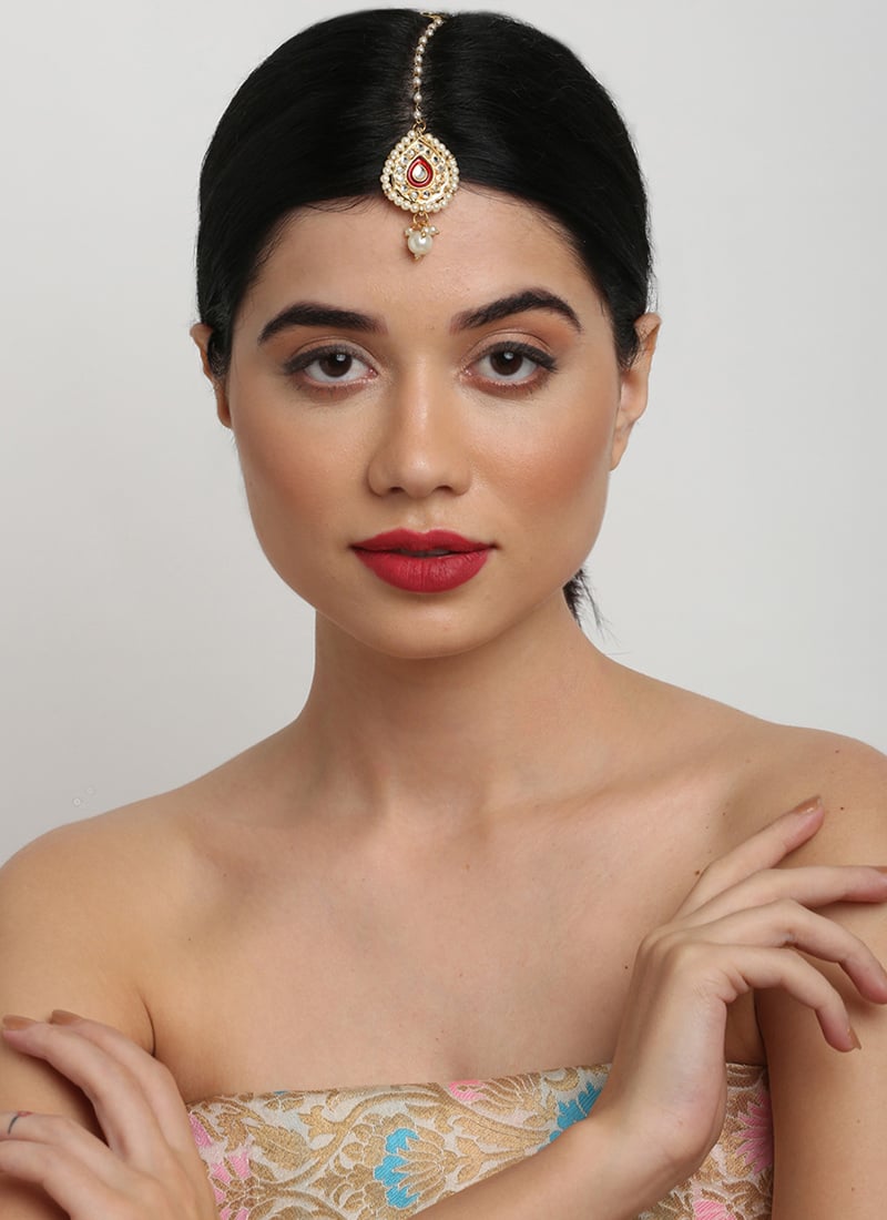 Traditional Mangtikka Gold Plated Kundan Work White Stone Beads Party Wear