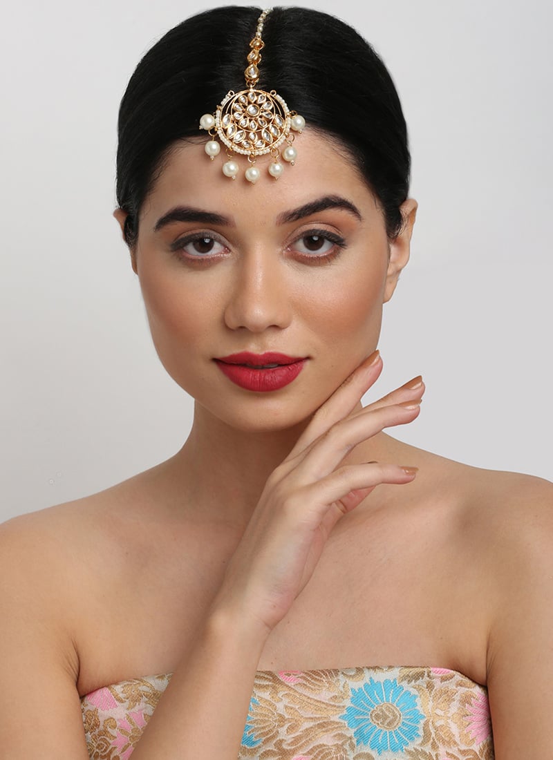 Traditional Mangtikka Gold Plated Kundan Work White Stone Beads Party Wear