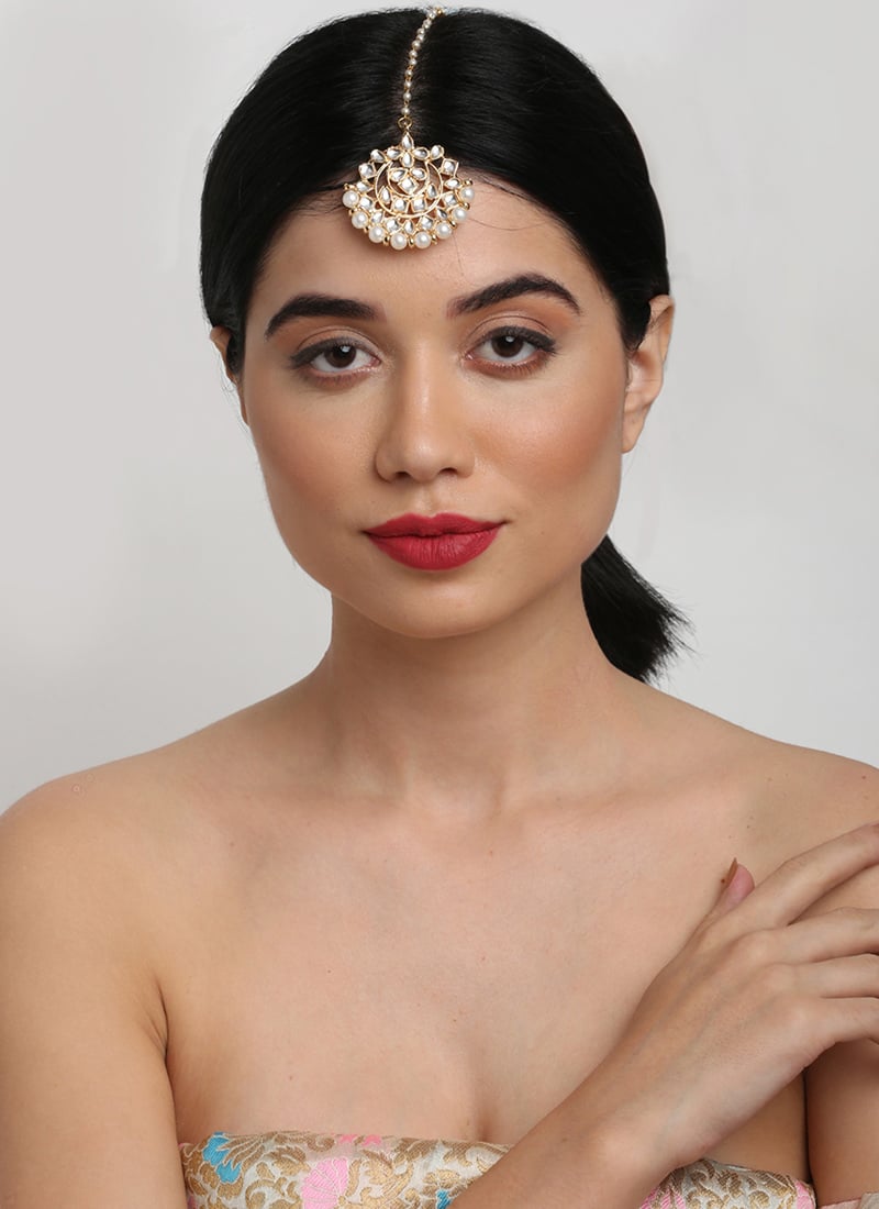 Traditional Mangtikka Gold Plated Kundan Work White Stone Beads Party Wear