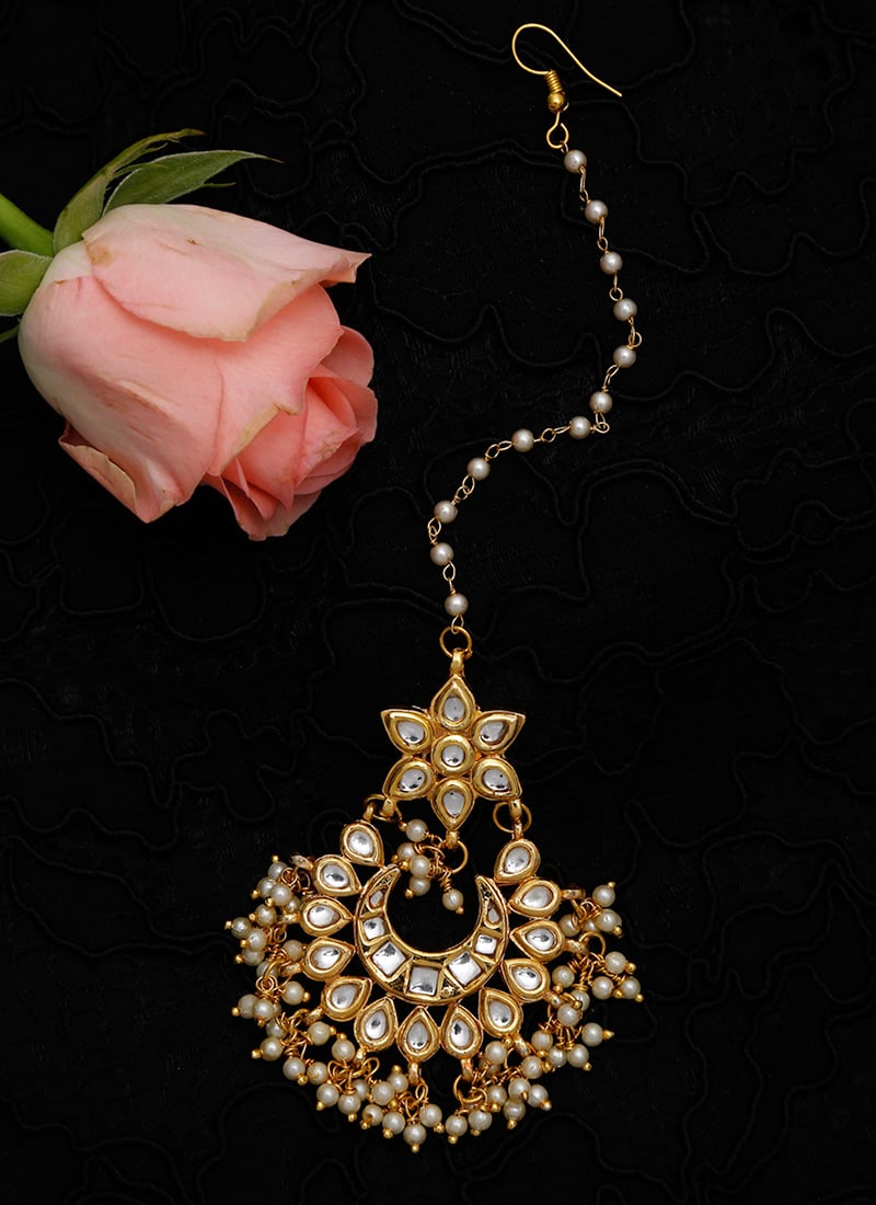 Traditional Mangtikka Gold Plated Kundan Work White Stone With White Beads Party Wear