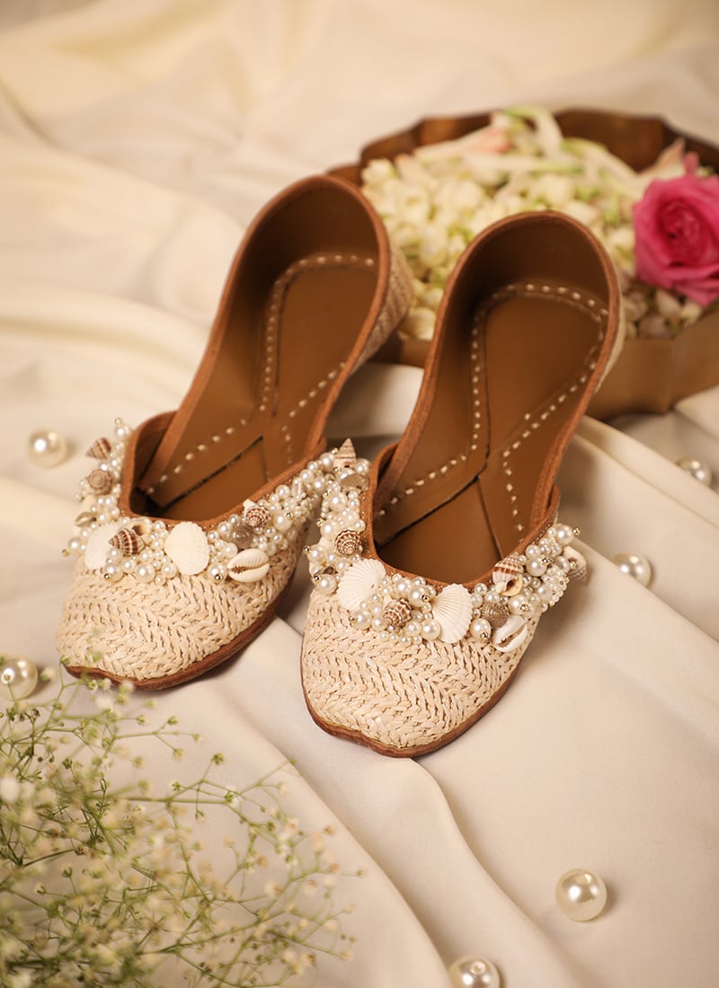 Traditional Off White Leather Embroidered Juti