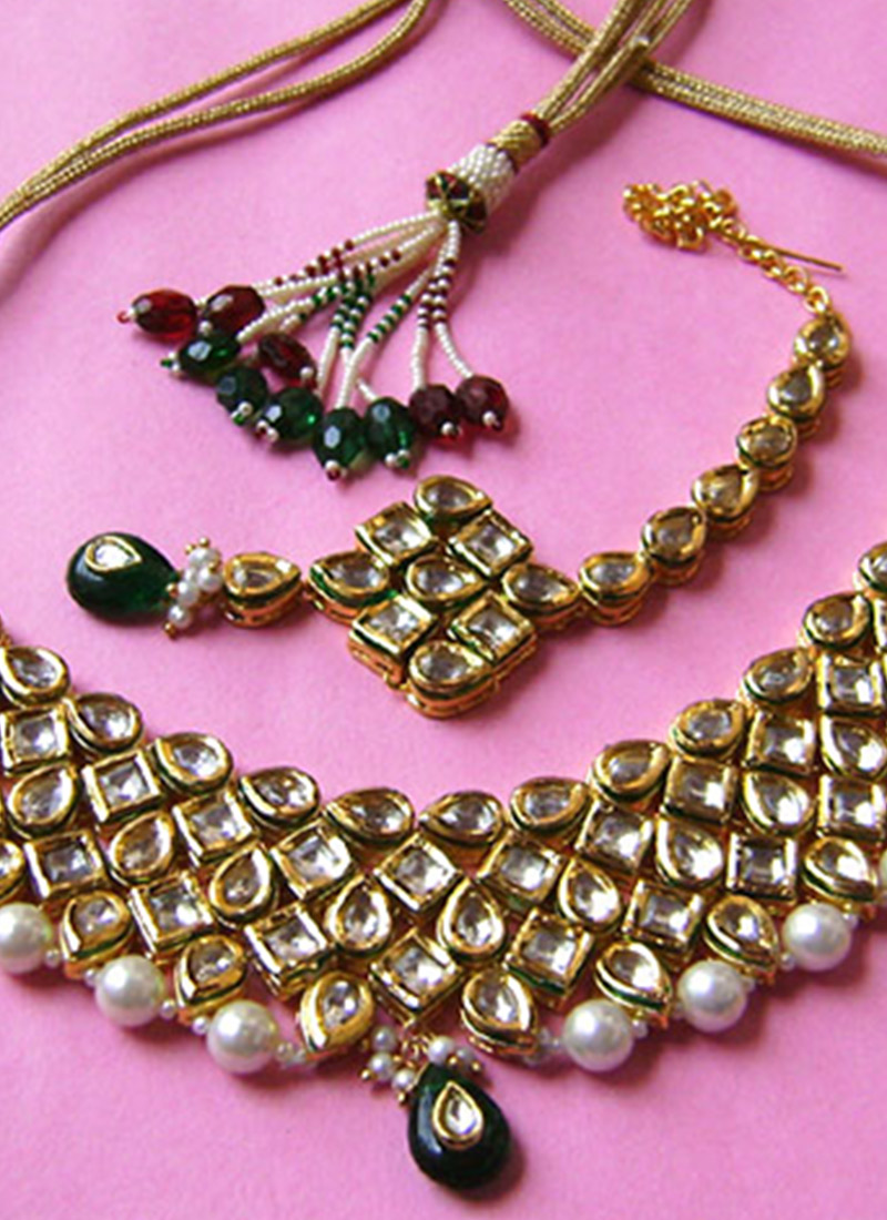 Buy Tri Colour Necklace set Online at Best Price | Cbazaar