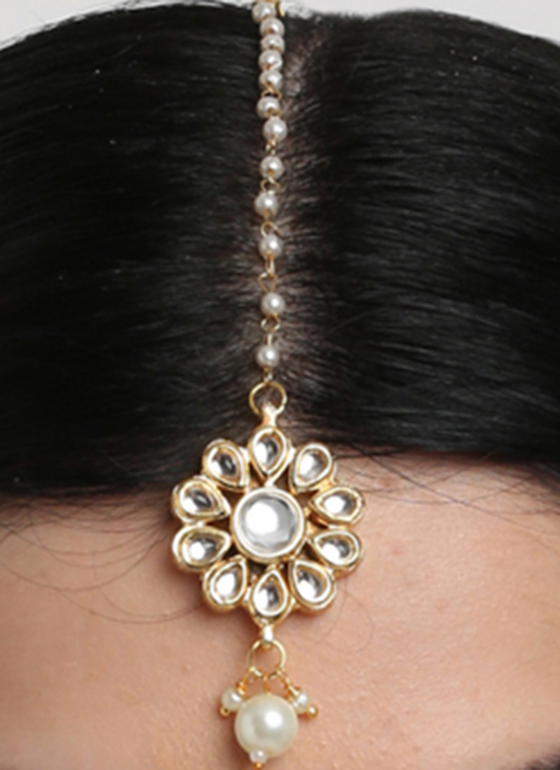 White Alloy Mangtikka Party Wear